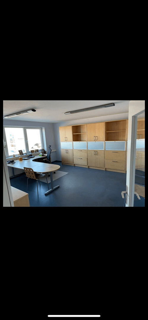 Pronájem nebytového prostoru 600 m², Stuhr, Dolní Sasko Pronájem nebytového prostoru 600 m², Stuhr, Dolní Sasko