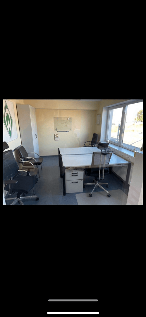 Pronájem nebytového prostoru 600 m², Stuhr, Dolní Sasko Pronájem nebytového prostoru 600 m², Stuhr, Dolní Sasko