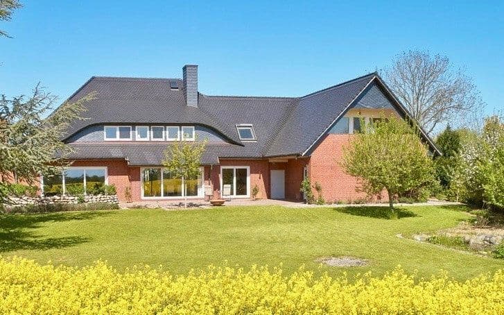 Prodej domu 330 m², pozemek 1.576 m², Jersbek, Šlesvicko-Holštýnsko Prodej domu 330 m², pozemek 1.576 m², Jersbek, Šlesvicko-Holštýnsko