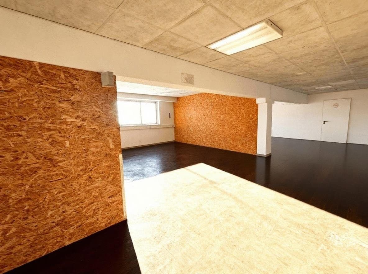 Pronájem nebytového prostoru 5.000 m², Stuhr, Dolní Sasko Pronájem nebytového prostoru 5.000 m², Stuhr, Dolní Sasko