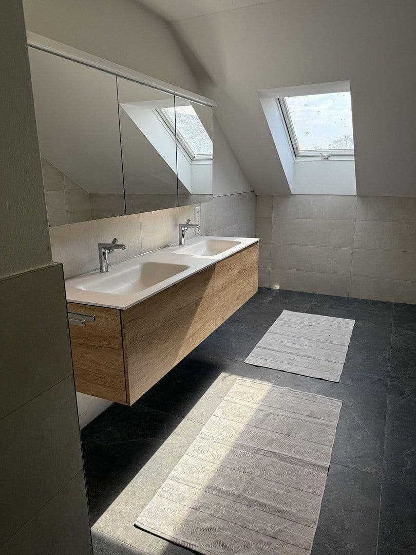 Prodej domu 180 m², pozemek 541 m², Essenbach, Bavorsko Prodej domu 180 m², pozemek 541 m², Essenbach, Bavorsko