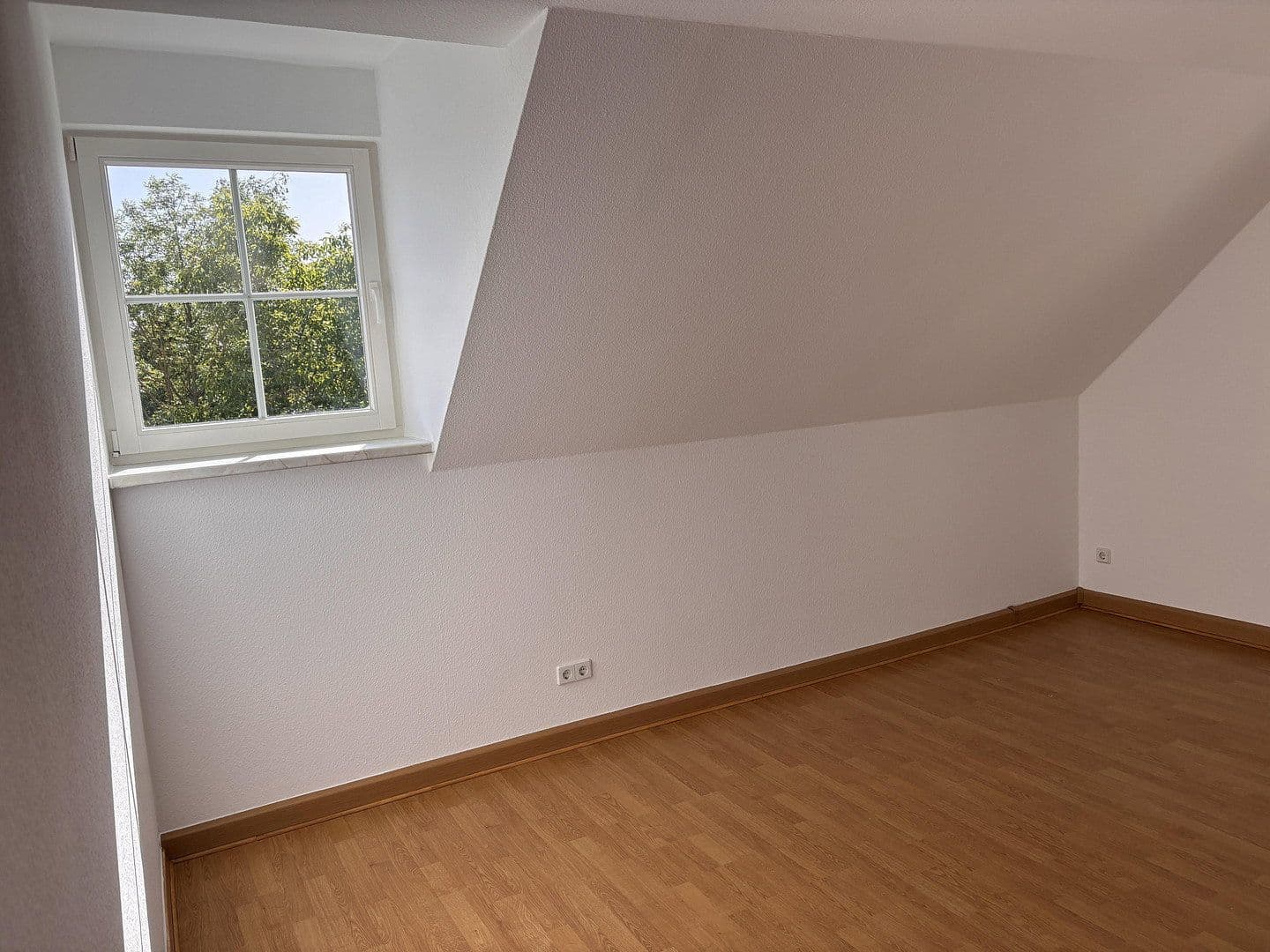 Pronájem bytu 3+1 70 m², Dora-Helene-Str. 1, Neukieritzsch, Sasko Pronájem bytu 3+1 70 m², Dora-Helene-Str. 1, Neukieritzsch, Sasko