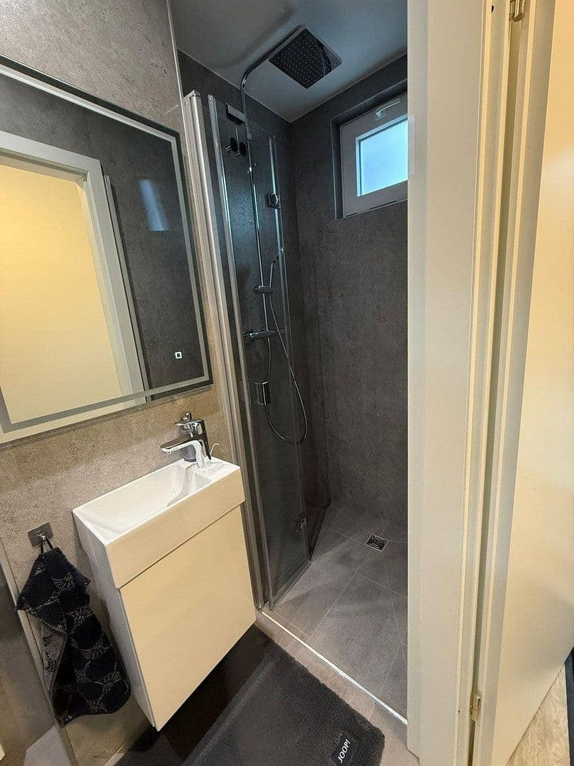 Prodej domu 170 m², pozemek 240 m², Schwalbach am Taunus, Hessen Prodej domu 170 m², pozemek 240 m², Schwalbach am Taunus, Hessen