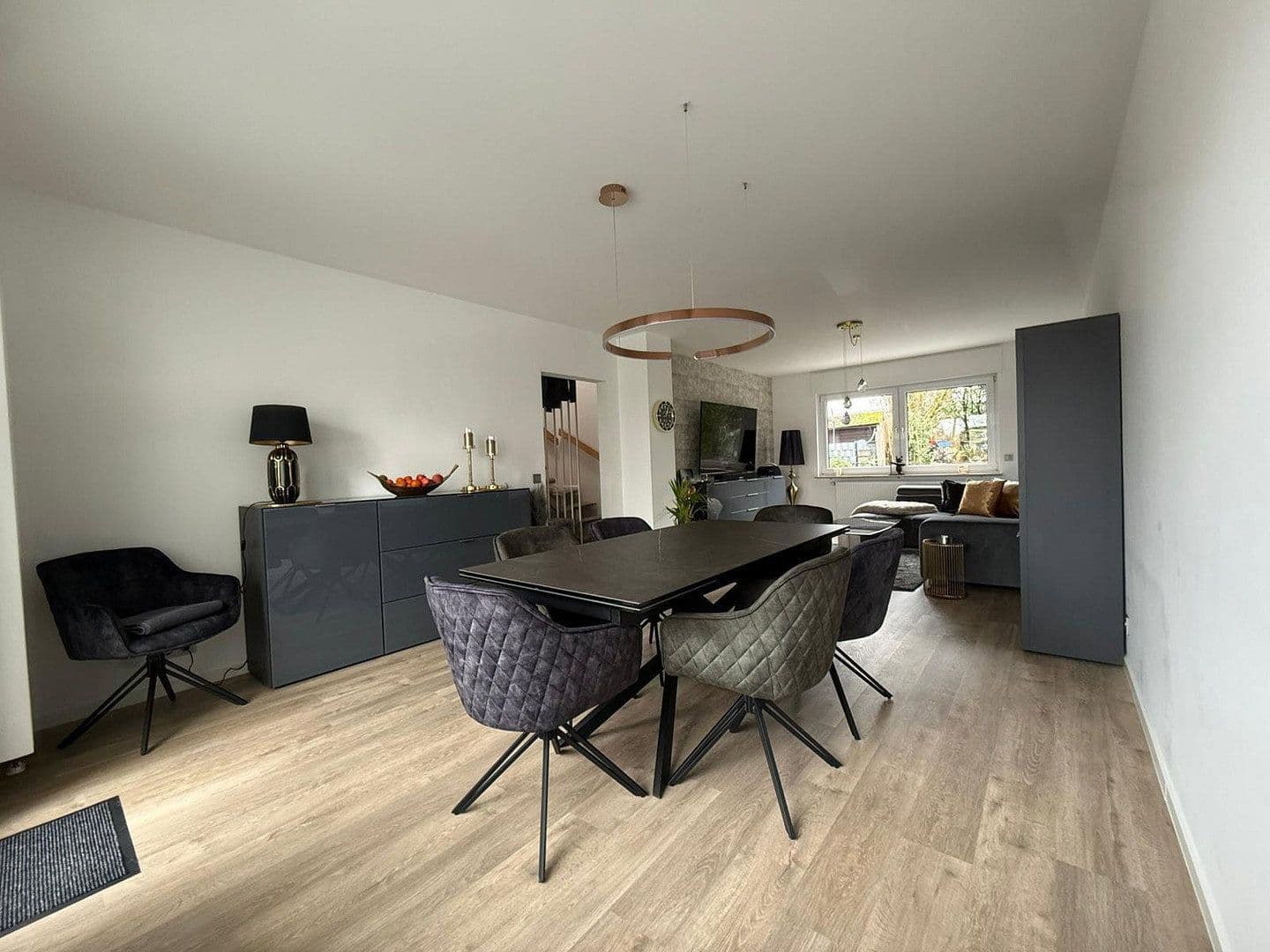 Prodej domu 170 m², pozemek 240 m², Schwalbach am Taunus, Hessen Prodej domu 170 m², pozemek 240 m², Schwalbach am Taunus, Hessen