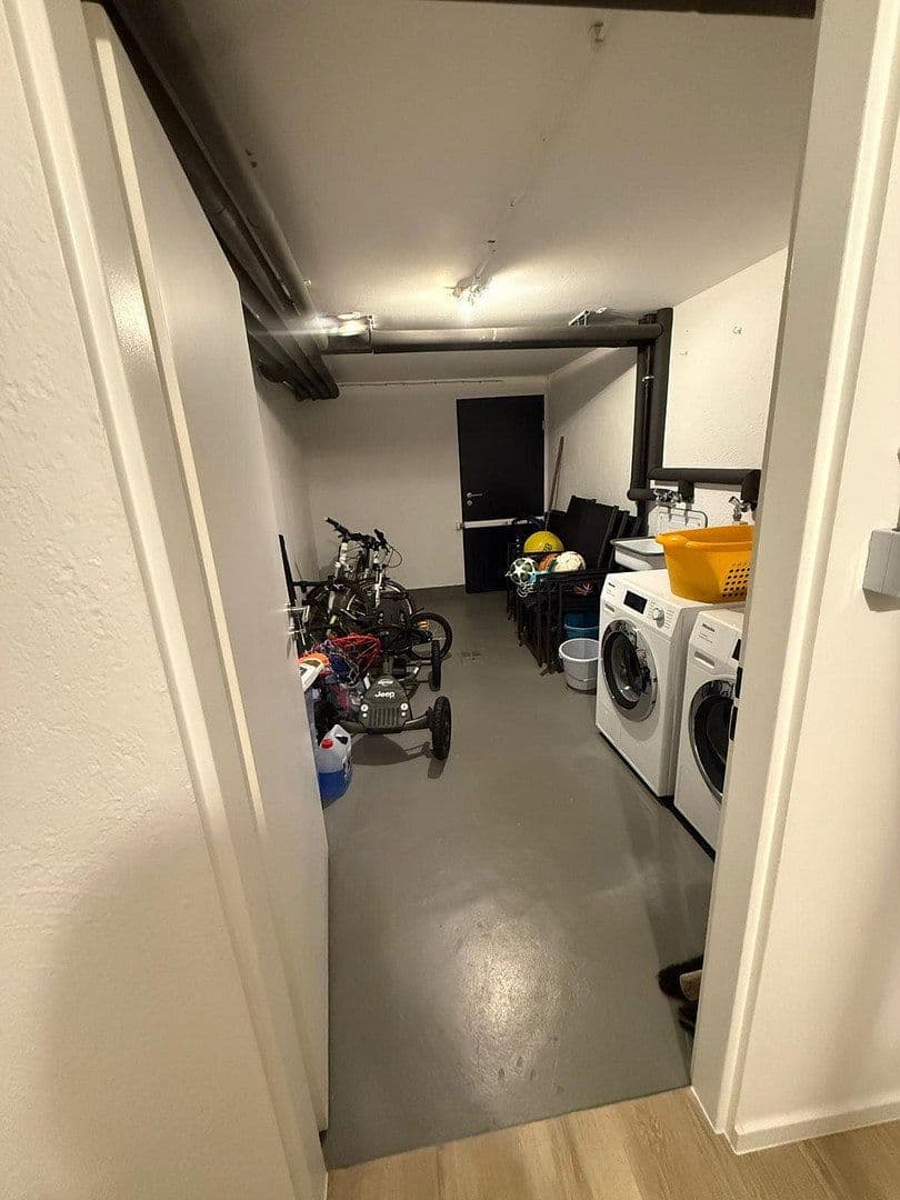 Prodej domu 170 m², pozemek 240 m², Schwalbach am Taunus, Hessen Prodej domu 170 m², pozemek 240 m², Schwalbach am Taunus, Hessen