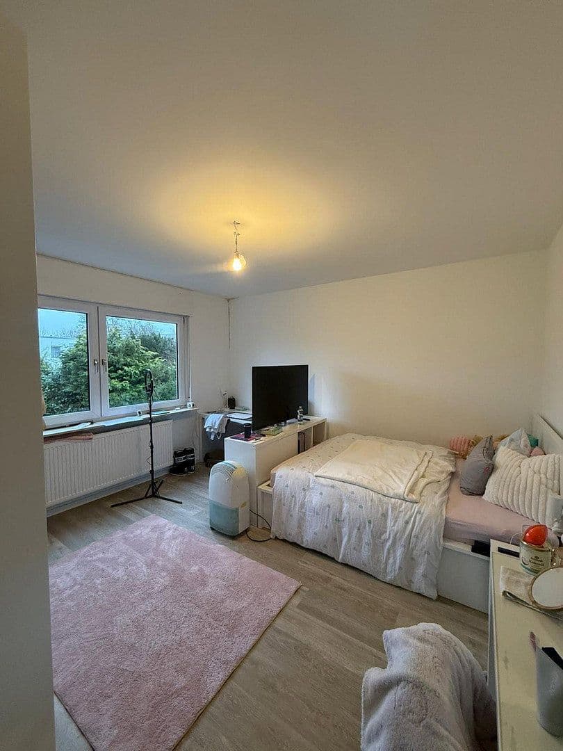 Prodej domu 170 m², pozemek 240 m², Schwalbach am Taunus, Hessen Prodej domu 170 m², pozemek 240 m², Schwalbach am Taunus, Hessen