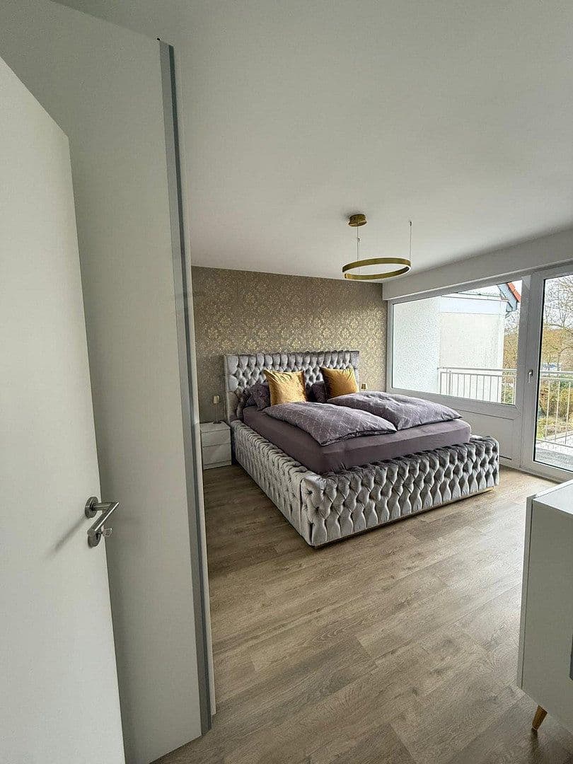 Prodej domu 170 m², pozemek 240 m², Schwalbach am Taunus, Hessen Prodej domu 170 m², pozemek 240 m², Schwalbach am Taunus, Hessen