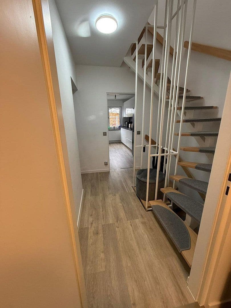 Prodej domu 170 m², pozemek 240 m², Schwalbach am Taunus, Hessen Prodej domu 170 m², pozemek 240 m², Schwalbach am Taunus, Hessen