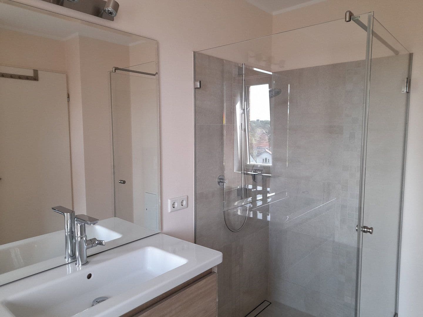 Pronájem bytu 3+1 110 m², Osnabrück, Dolní Sasko Pronájem bytu 3+1 110 m², Osnabrück, Dolní Sasko