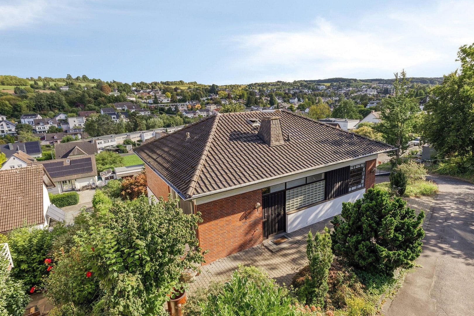 Prodej domu 206 m², pozemek 736 m², Wachtberg, Severní Porýní-Vestfálsko Prodej domu 206 m², pozemek 736 m², Wachtberg, Severní Porýní-Vestfálsko