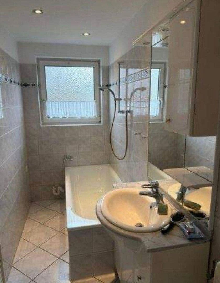 Pronájem bytu 3+1 63 m², Neuer Damm 40, Bremen, Bremen Pronájem bytu 3+1 63 m², Neuer Damm 40, Bremen, Bremen