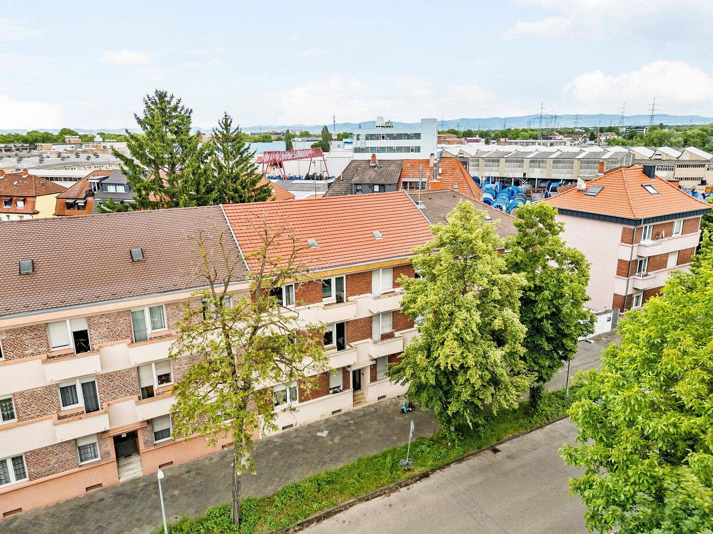 Prodej domu 352 m², pozemek 365 m², Aufeldstraße 8, Mannheim, Bádensko-Württembersko Prodej domu 352 m², pozemek 365 m², Aufeldstraße 8, Mannheim, Bádensko-Württembersko