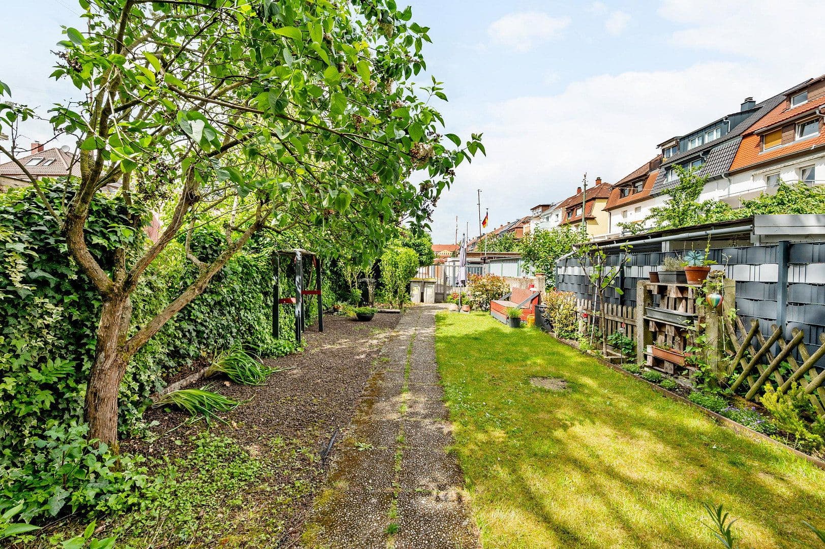 Prodej domu 352 m², pozemek 365 m², Aufeldstraße 8, Mannheim, Bádensko-Württembersko Prodej domu 352 m², pozemek 365 m², Aufeldstraße 8, Mannheim, Bádensko-Württembersko
