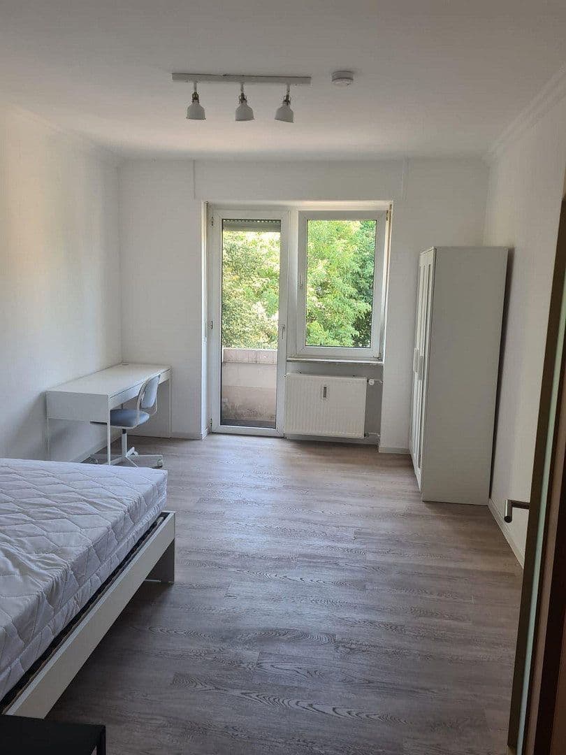 Prodej domu 352 m², pozemek 365 m², Aufeldstraße 8, Mannheim, Bádensko-Württembersko Prodej domu 352 m², pozemek 365 m², Aufeldstraße 8, Mannheim, Bádensko-Württembersko