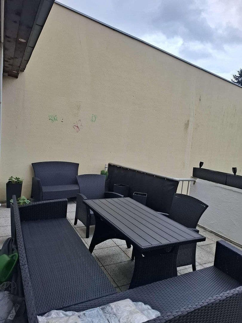 Pronájem bytu 3+1 107 m², Neumühler Str. 31, Oberhausen-Sterkrade, Severní Porýní-Vestfálsko Pronájem bytu 3+1 107 m², Neumühler Str. 31, Oberhausen-Sterkrade, Severní Porýní-Vestfálsko