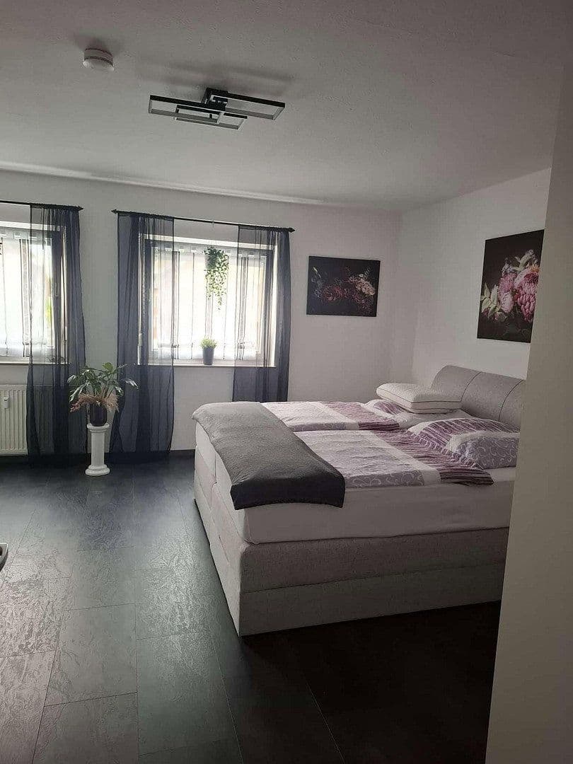 Pronájem bytu 3+1 107 m², Neumühler Str. 31, Oberhausen-Sterkrade, Severní Porýní-Vestfálsko Pronájem bytu 3+1 107 m², Neumühler Str. 31, Oberhausen-Sterkrade, Severní Porýní-Vestfálsko