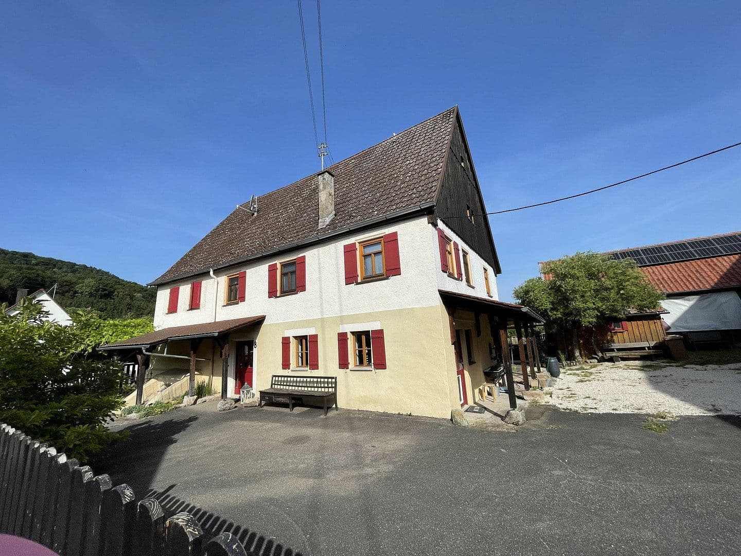 Prodej domu 180 m², pozemek 2.186 m², Untere Brettachtalstr. 8, Bretzfeld, Bádensko-Württembersko Prodej domu 180 m², pozemek 2.186 m², Untere Brettachtalstr. 8, Bretzfeld, Bádensko-Württembersko