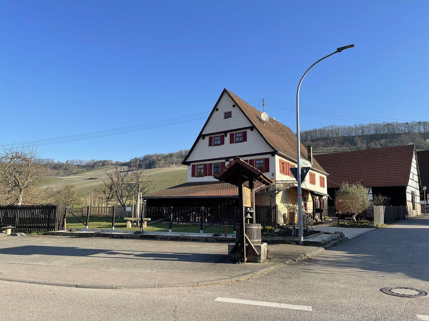 Prodej domu 180 m², pozemek 2.186 m², Untere Brettachtalstr. 8, Bretzfeld, Bádensko-Württembersko Prodej domu 180 m², pozemek 2.186 m², Untere Brettachtalstr. 8, Bretzfeld, Bádensko-Württembersko