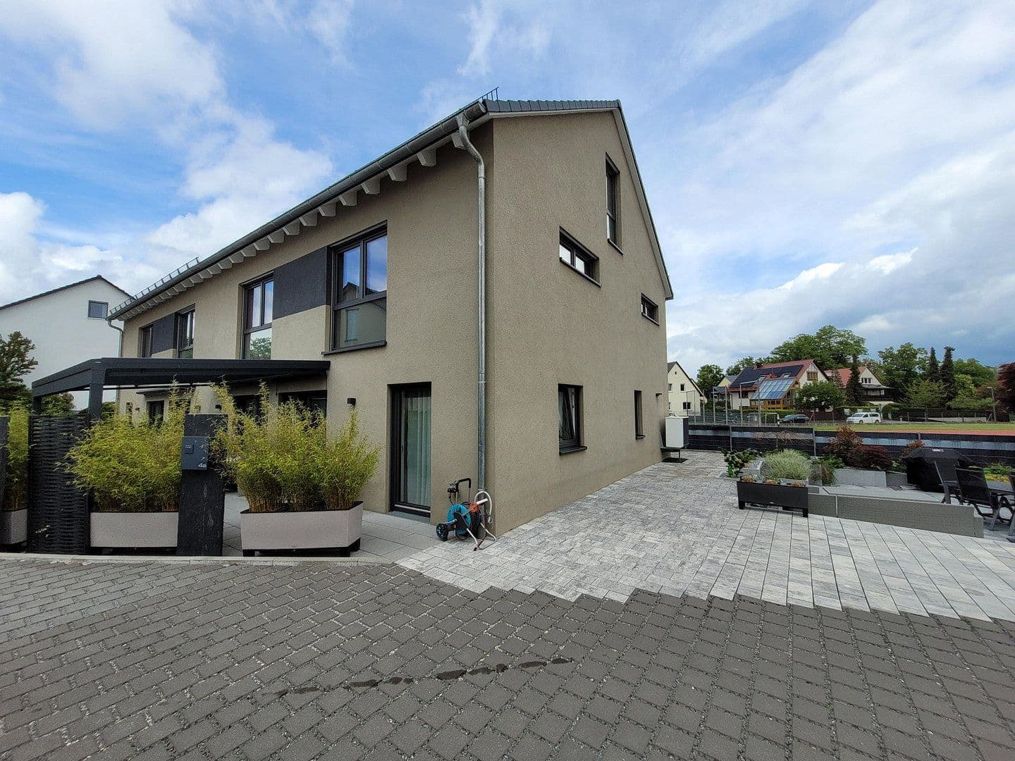 Prodej domu 213 m², pozemek 383 m², Allersberg, Bavorsko Prodej domu 213 m², pozemek 383 m², Allersberg, Bavorsko