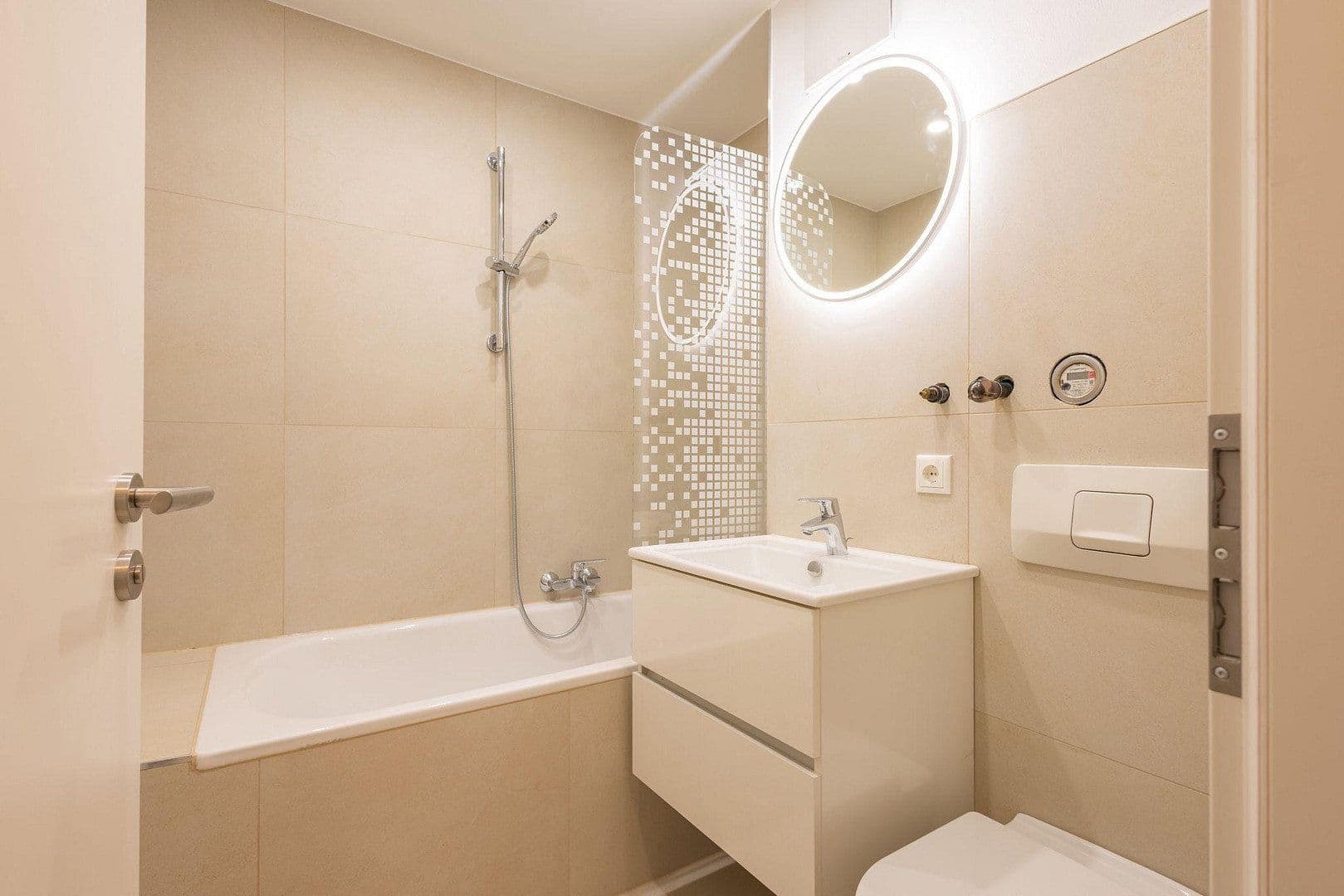 Pronájem bytu 1+1 27 m², Brecherspitzstraße 6, München, Bavorsko Pronájem bytu 1+1 27 m², Brecherspitzstraße 6, München, Bavorsko
