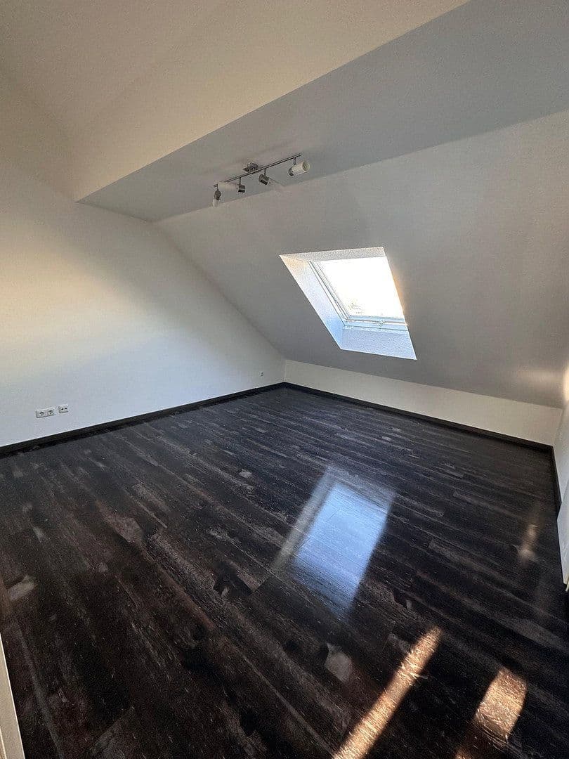 Prodej domu 130 m², pozemek 149 m², Glienicke/Nordbahn, Braniborsko Prodej domu 130 m², pozemek 149 m², Glienicke/Nordbahn, Braniborsko
