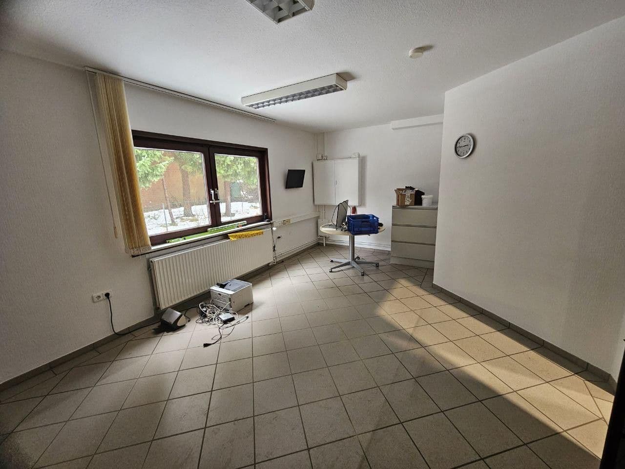 Pronájem nebytového prostoru 4.000 m², Tostedt, Dolní Sasko Pronájem nebytového prostoru 4.000 m², Tostedt, Dolní Sasko