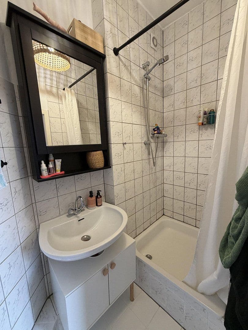 Pronájem bytu 3+1 77 m², Bergisch Gladbacher Strasse 115, Köln, Severní Porýní-Vestfálsko Pronájem bytu 3+1 77 m², Bergisch Gladbacher Strasse 115, Köln, Severní Porýní-Vestfálsko