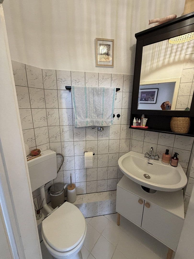 Pronájem bytu 3+1 77 m², Bergisch Gladbacher Strasse 115, Köln, Severní Porýní-Vestfálsko Pronájem bytu 3+1 77 m², Bergisch Gladbacher Strasse 115, Köln, Severní Porýní-Vestfálsko