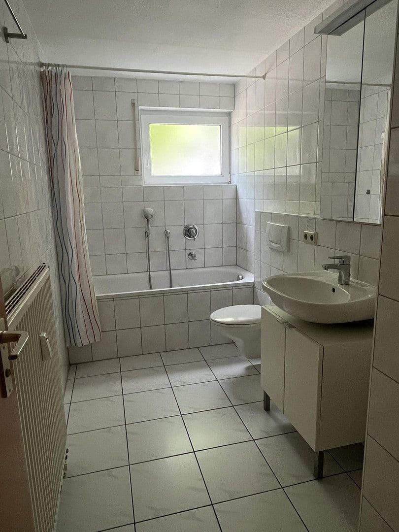 Pronájem bytu 2+kk 62 m², Stuttgart-Untertürkheim, Bádensko-Württembersko Pronájem bytu 2+kk 62 m², Stuttgart-Untertürkheim, Bádensko-Württembersko
