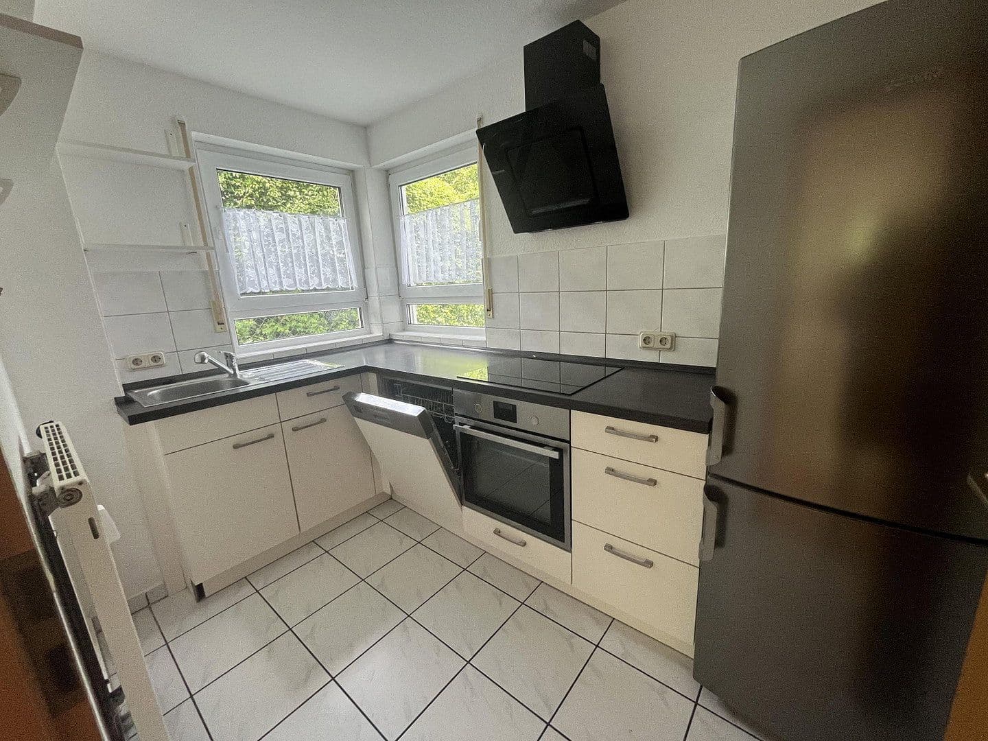 Pronájem bytu 2+kk 62 m², Stuttgart-Untertürkheim, Bádensko-Württembersko Pronájem bytu 2+kk 62 m², Stuttgart-Untertürkheim, Bádensko-Württembersko