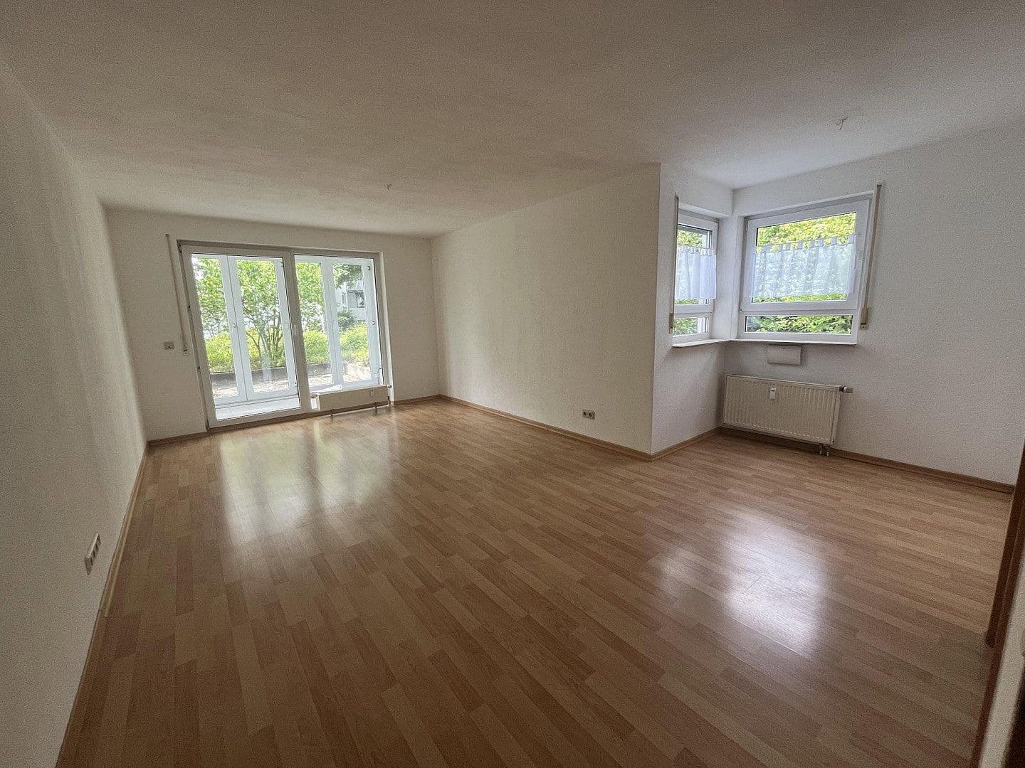 Pronájem bytu 2+kk 62 m², Stuttgart-Untertürkheim, Bádensko-Württembersko Pronájem bytu 2+kk 62 m², Stuttgart-Untertürkheim, Bádensko-Württembersko