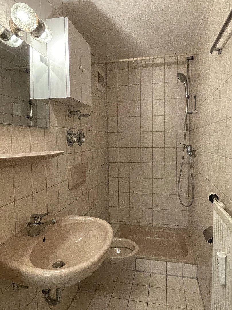 Pronájem bytu 1+1 29 m², Jägerstraße 10, Nürtingen, Bádensko-Württembersko Pronájem bytu 1+1 29 m², Jägerstraße 10, Nürtingen, Bádensko-Württembersko