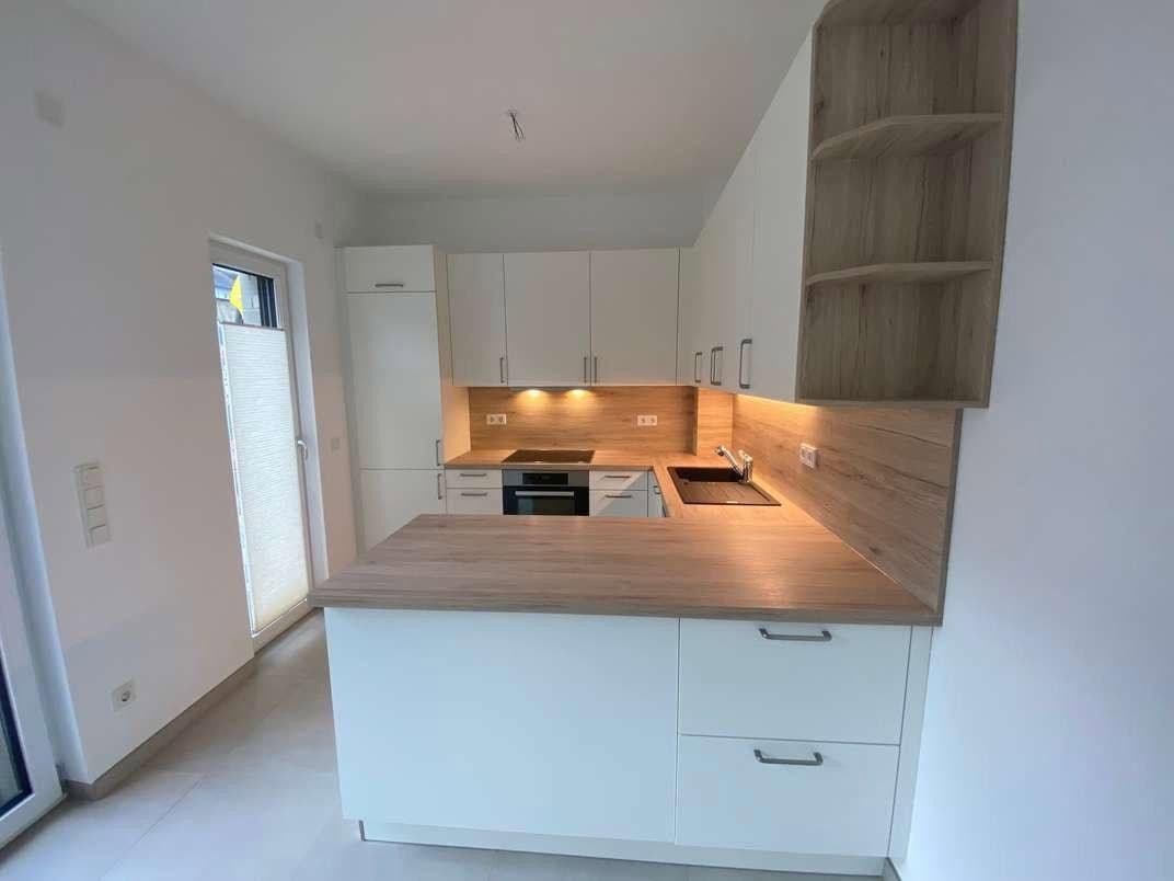 Pronájem bytu 2+1 76 m², Pastor-Hellen-Str.1, Troisdorf, Severní Porýní-Vestfálsko Pronájem bytu 2+1 76 m², Pastor-Hellen-Str.1, Troisdorf, Severní Porýní-Vestfálsko