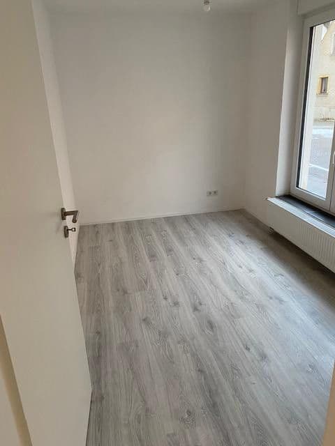 Pronájem bytu 3+1 60 m², Frankenheimerstraße 33, Schillingsfürst, Bavorsko Pronájem bytu 3+1 60 m², Frankenheimerstraße 33, Schillingsfürst, Bavorsko