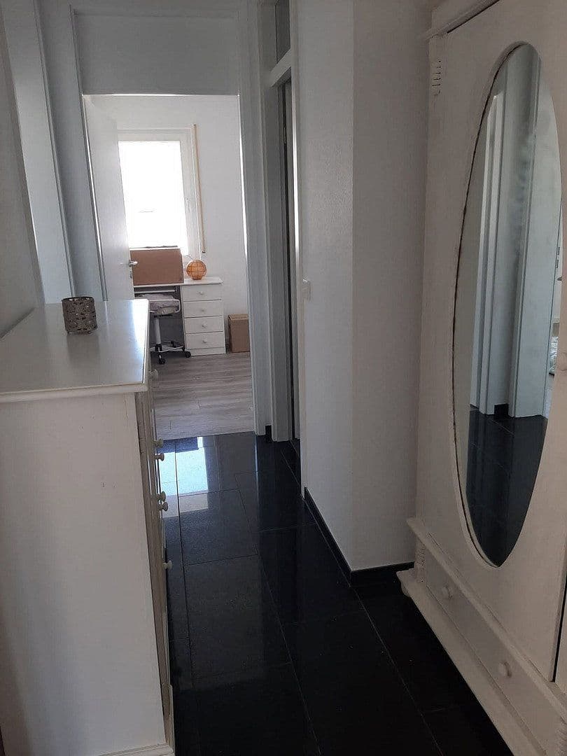 Pronájem bytu 3+1 76 m², Sigmaringer Straße 10, Nürtingen, Bádensko-Württembersko Pronájem bytu 3+1 76 m², Sigmaringer Straße 10, Nürtingen, Bádensko-Württembersko