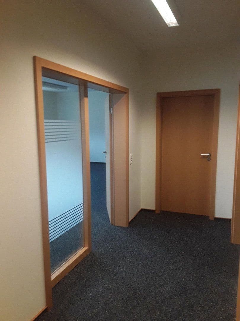 Pronájem kanceláře 258 m², Südbrookmerland, Dolní Sasko Pronájem kanceláře 258 m², Südbrookmerland, Dolní Sasko
