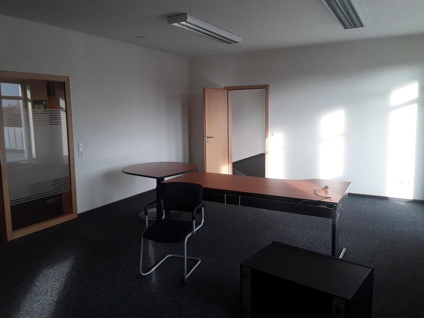 Pronájem kanceláře 258 m², Südbrookmerland, Dolní Sasko Pronájem kanceláře 258 m², Südbrookmerland, Dolní Sasko