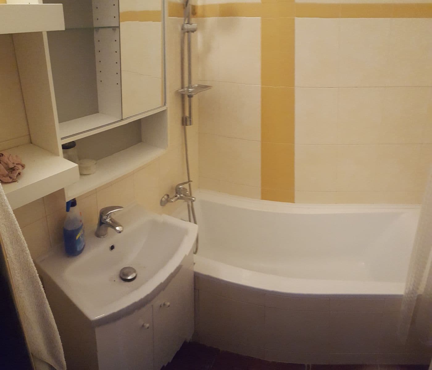 Pronájem bytu 3+1 69 m², Karla Šrůmy, Černčice, Ústecký kraj Pronájem bytu 3+1 69 m², Karla Šrůmy, Černčice, Ústecký kraj