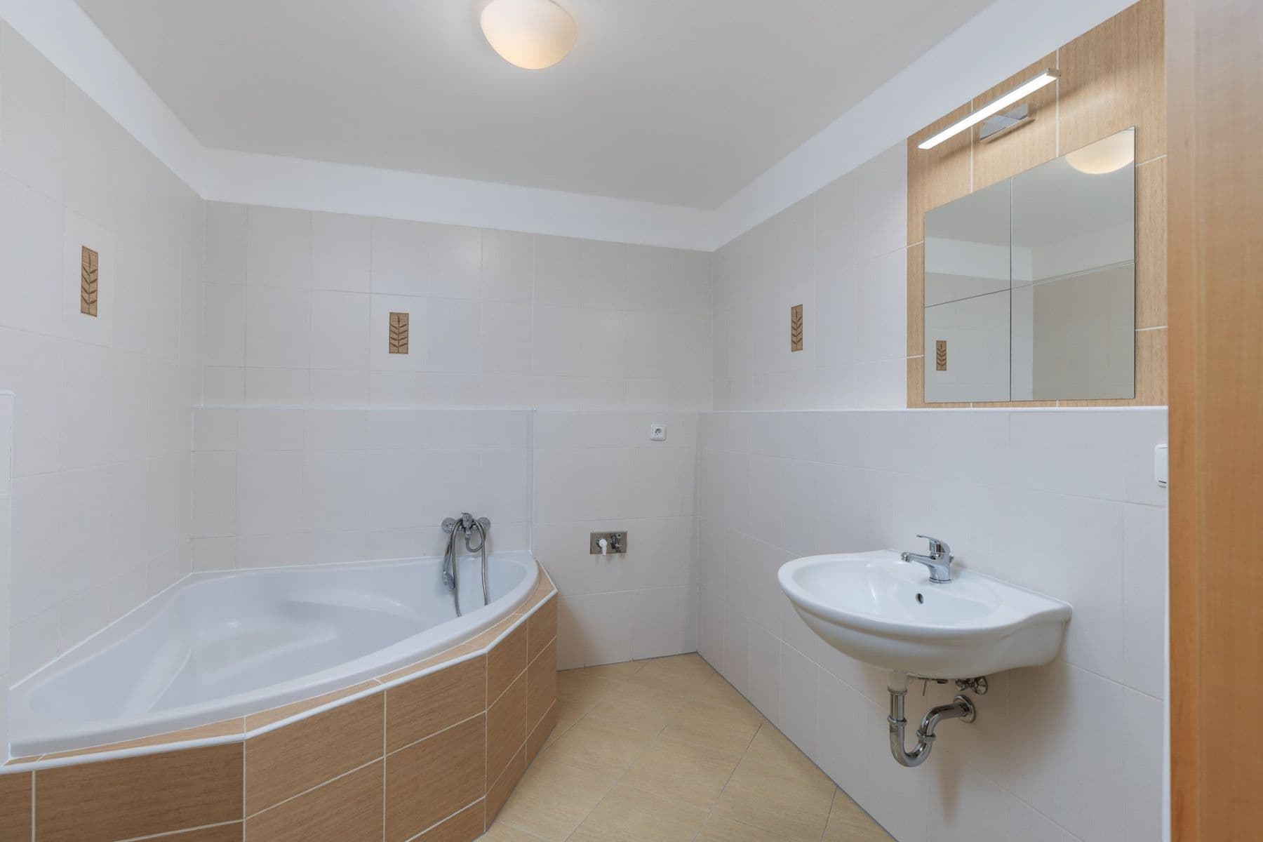 Pronájem bytu 2+kk 49 m², Na Výrovně, Praha, Praha Pronájem bytu 2+kk 49 m², Na Výrovně, Praha, Praha