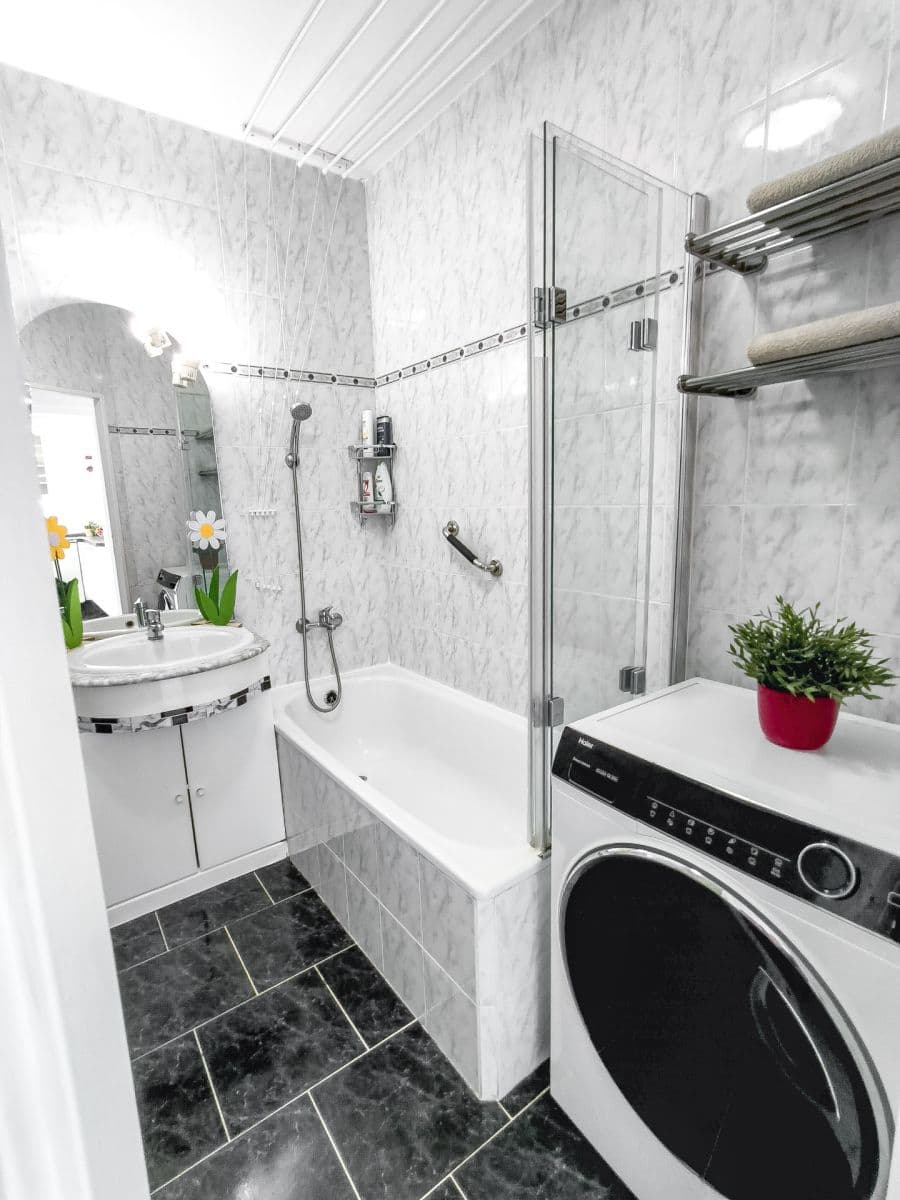Pronájem bytu 2+kk 40 m², Štúrova, Praha, Praha Pronájem bytu 2+kk 40 m², Štúrova, Praha, Praha