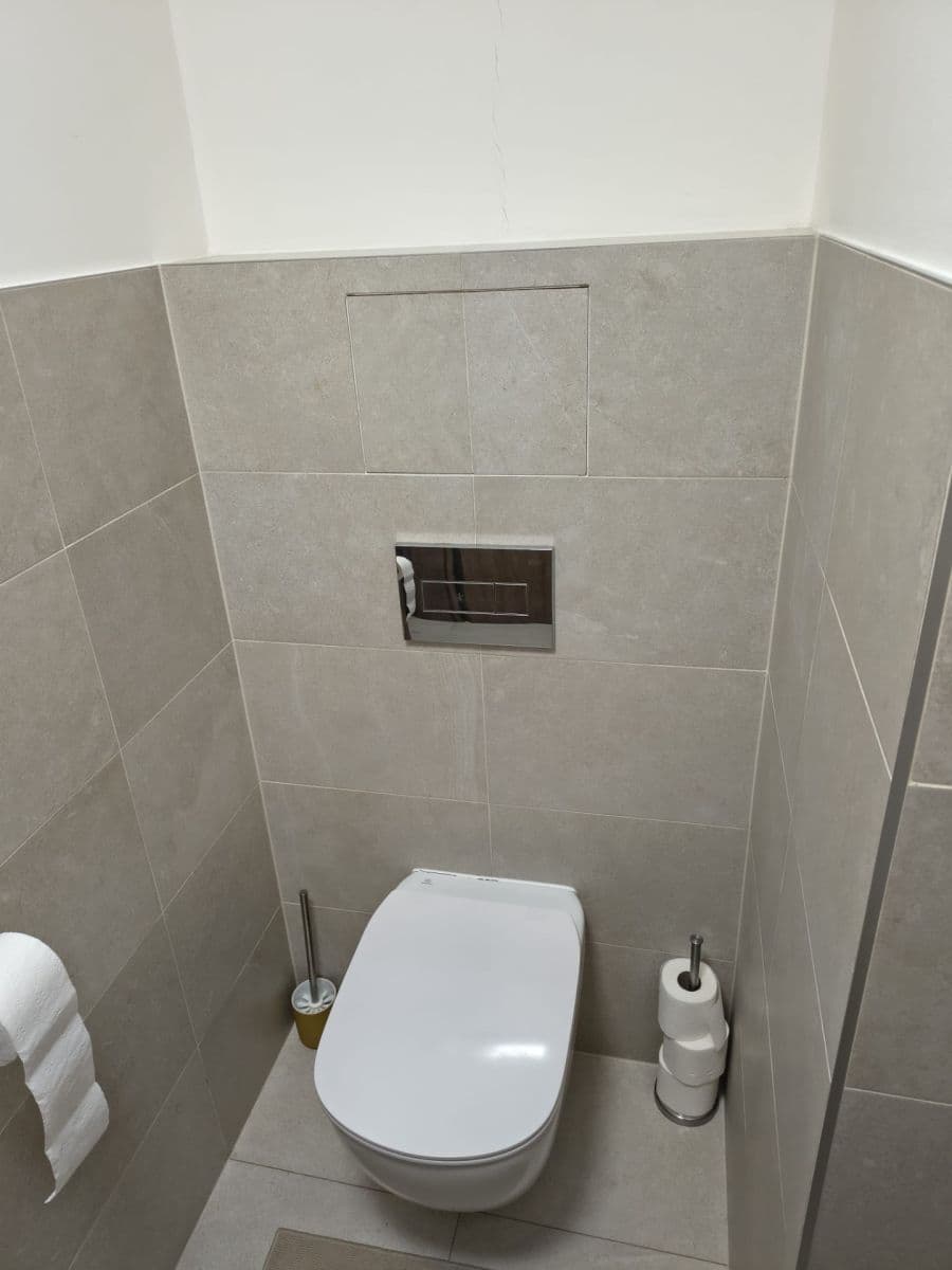 Pronájem bytu 2+kk 71 m², Dagmar Burešové, Praha, Praha Pronájem bytu 2+kk 71 m², Dagmar Burešové, Praha, Praha