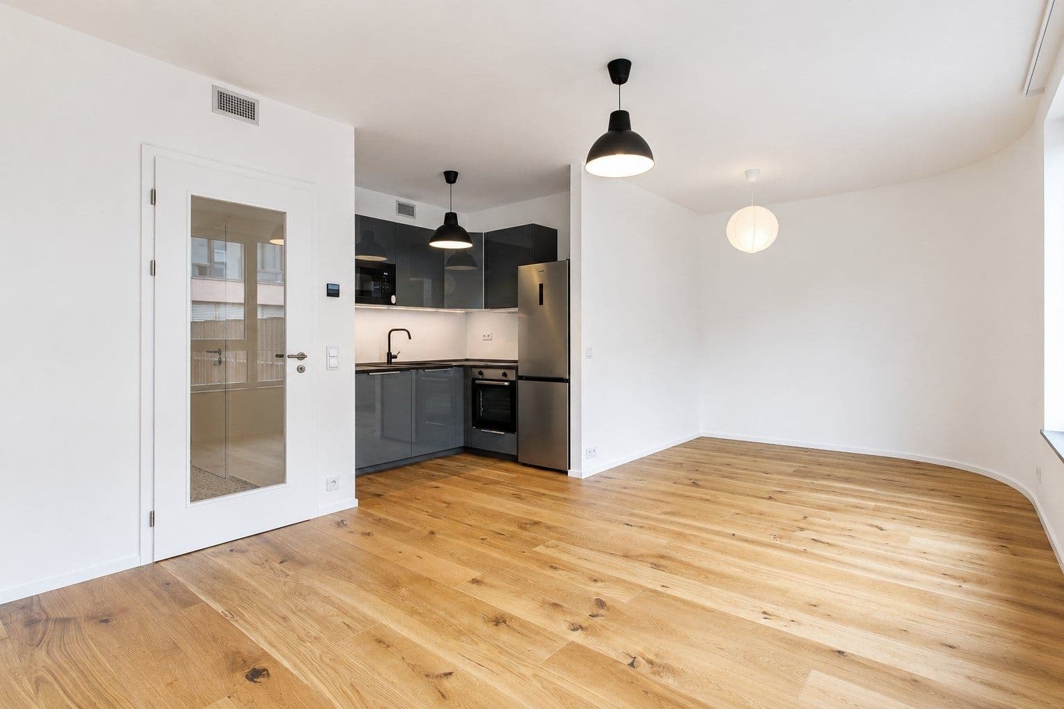 Pronájem bytu 1+kk 37 m², U Komína, Praha, Praha Pronájem bytu 1+kk 37 m², U Komína, Praha, Praha