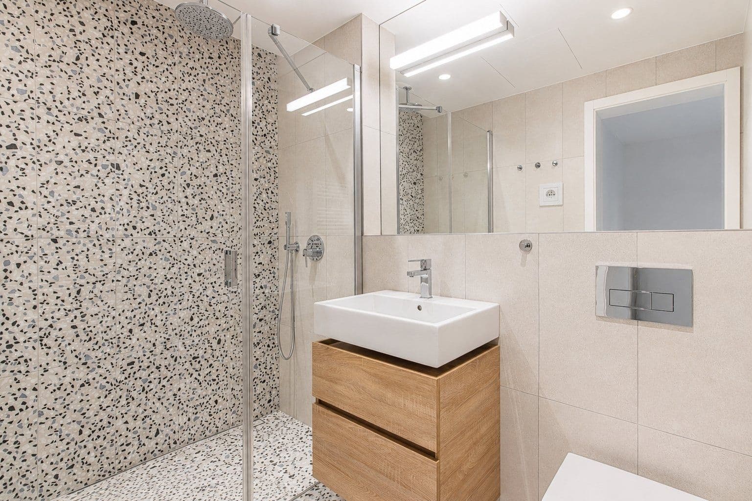 Pronájem bytu 1+kk 37 m², U Komína, Praha, Praha Pronájem bytu 1+kk 37 m², U Komína, Praha, Praha