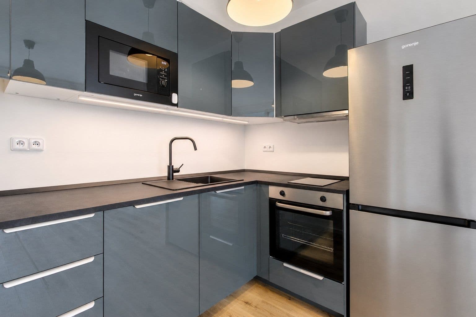 Pronájem bytu 1+kk 37 m², U Komína, Praha, Praha Pronájem bytu 1+kk 37 m², U Komína, Praha, Praha