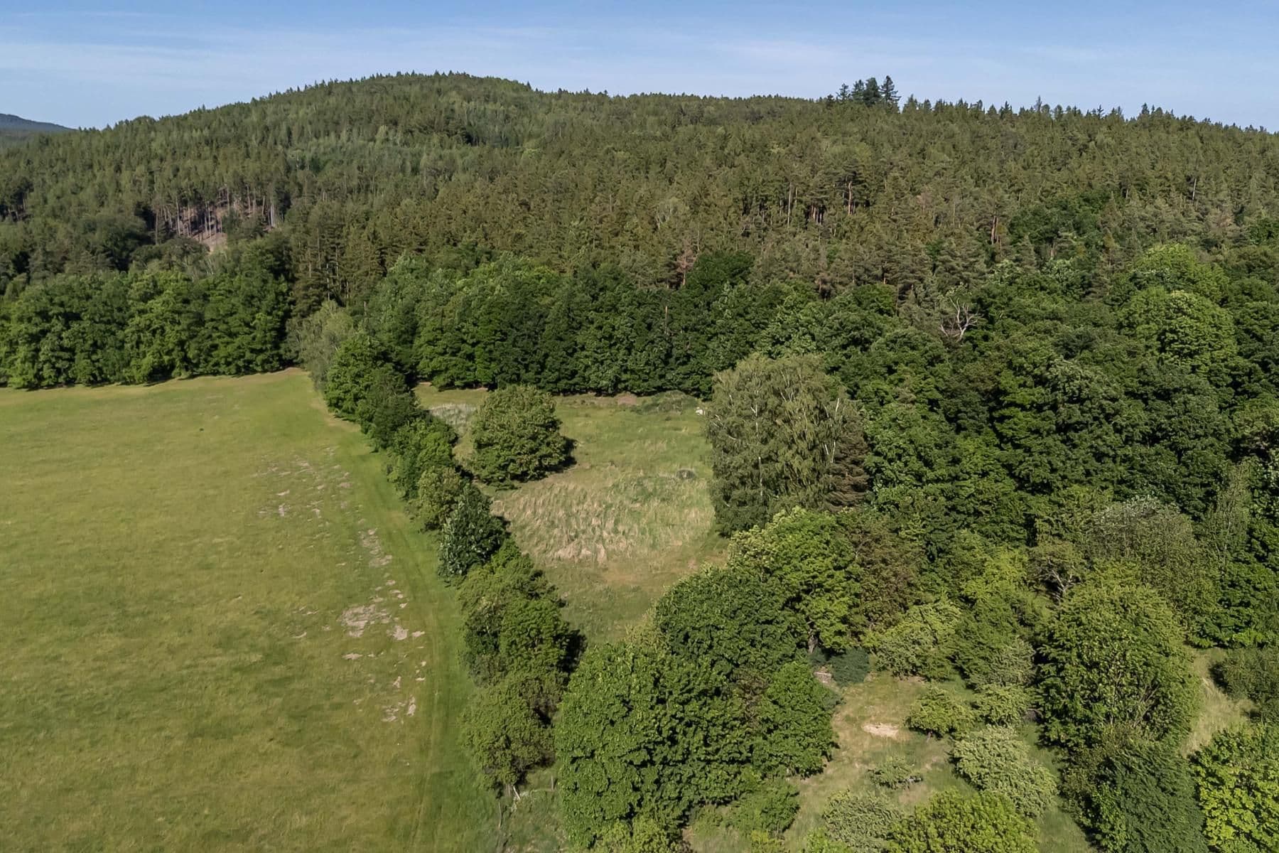 Prodej pozemku 4.612 m², Hluboš, Středočeský kraj Prodej pozemku 4.612 m², Hluboš, Středočeský kraj