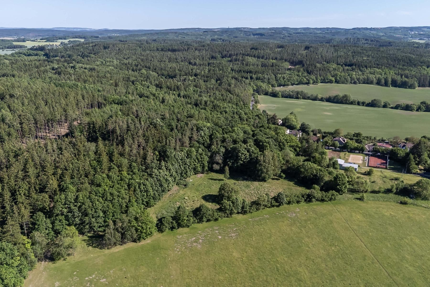 Prodej pozemku 4.612 m², Hluboš, Středočeský kraj Prodej pozemku 4.612 m², Hluboš, Středočeský kraj