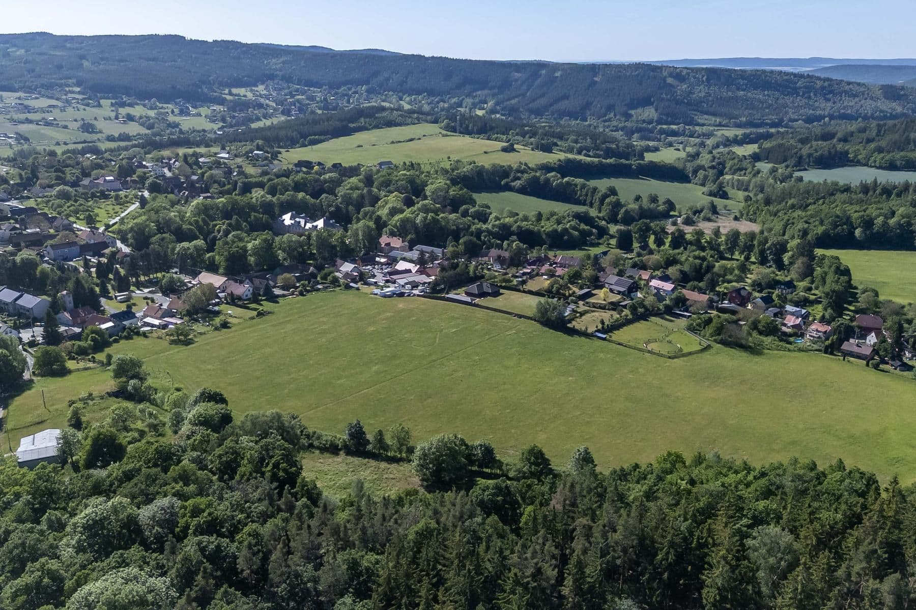 Prodej pozemku 4.612 m², Hluboš, Středočeský kraj Prodej pozemku 4.612 m², Hluboš, Středočeský kraj