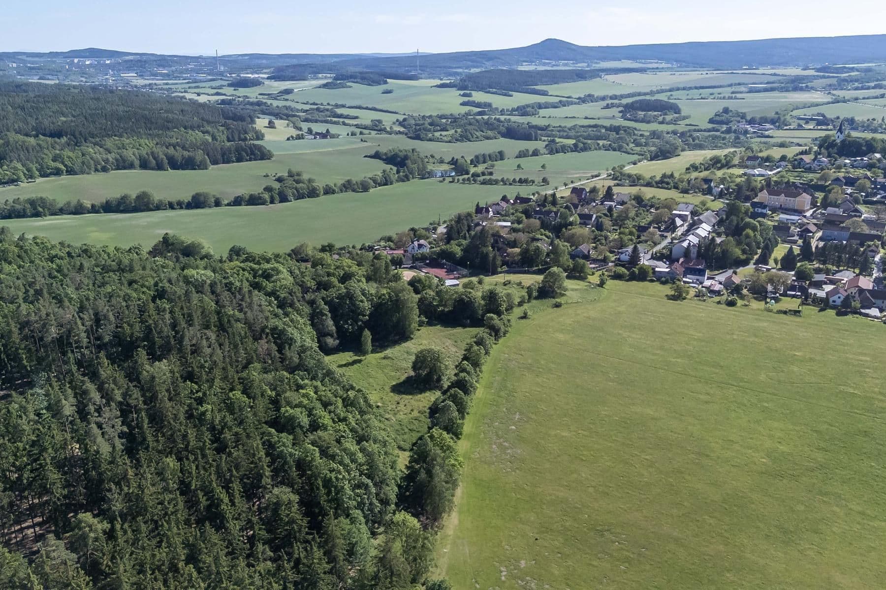 Prodej pozemku 4.612 m², Hluboš, Středočeský kraj Prodej pozemku 4.612 m², Hluboš, Středočeský kraj
