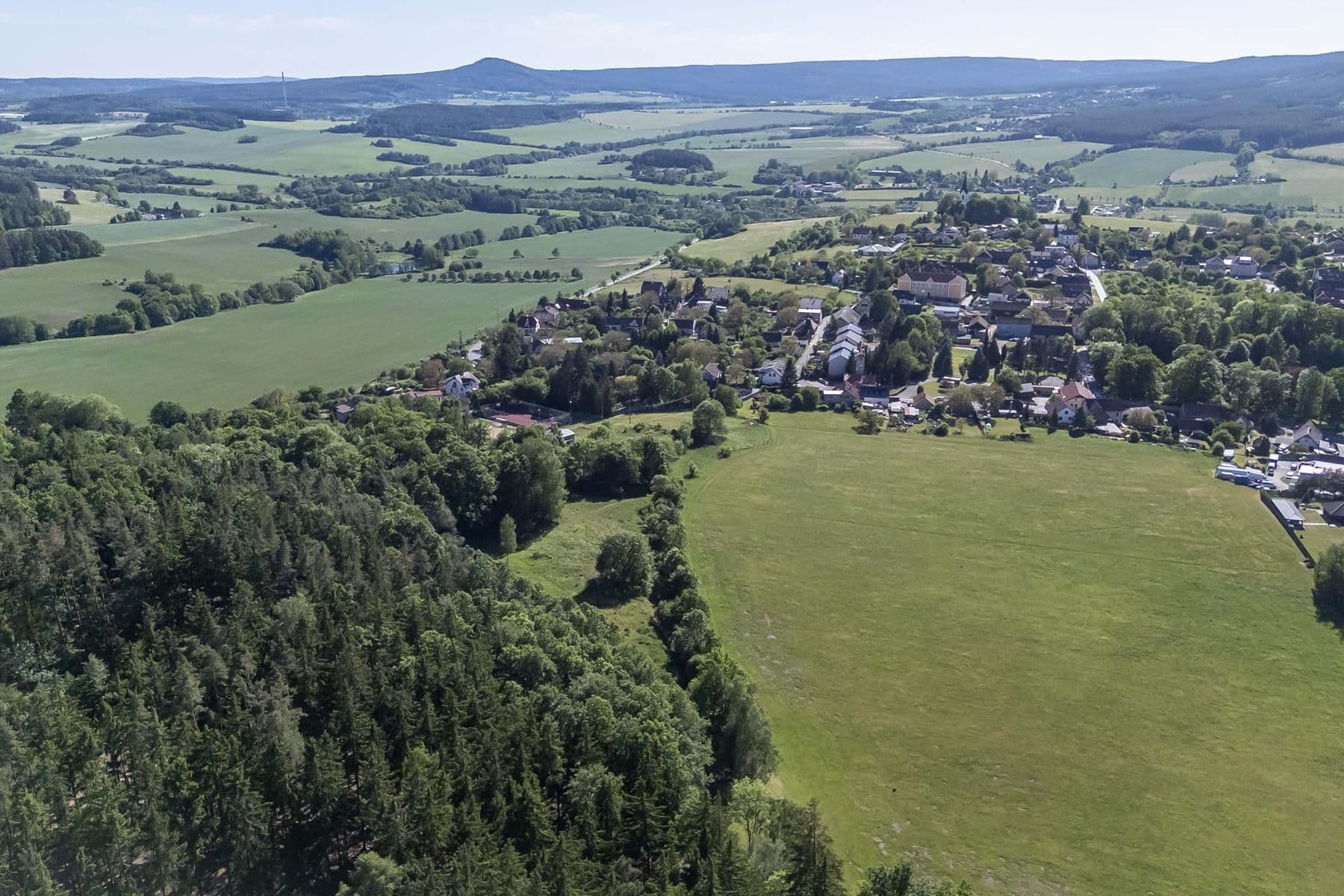 Prodej pozemku 4.612 m², Hluboš, Středočeský kraj Prodej pozemku 4.612 m², Hluboš, Středočeský kraj