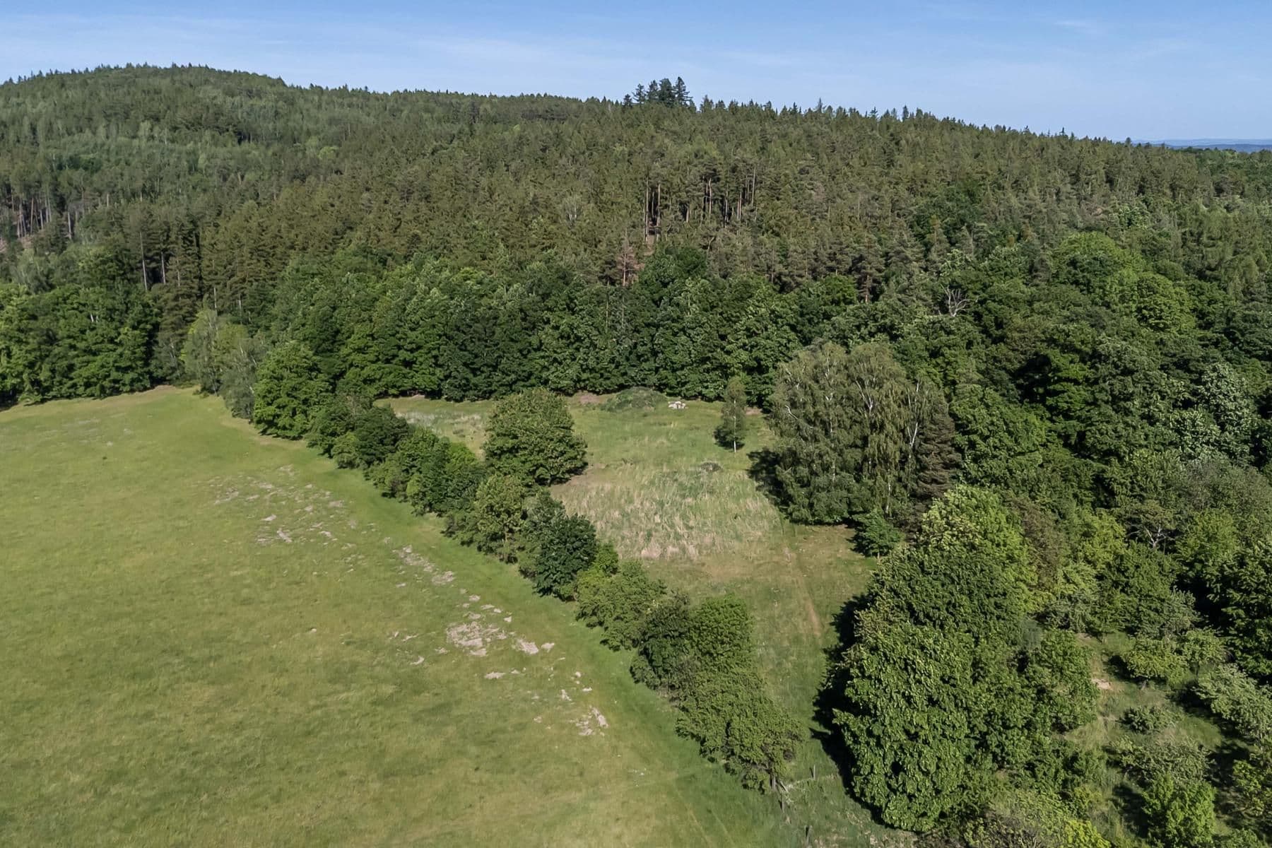 Prodej pozemku 4.612 m², Hluboš, Středočeský kraj Prodej pozemku 4.612 m², Hluboš, Středočeský kraj